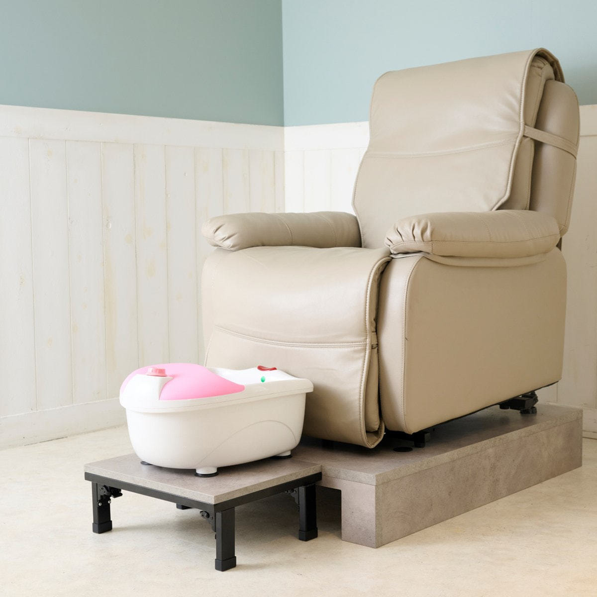 NATURAL Series】リクライニングチェアステージ(木製)モルタル風