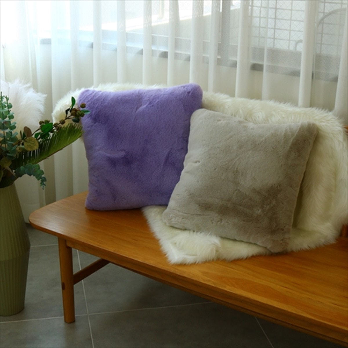 カッシーナ　ブラックレザー スクエアクッション レザーアクセサリーコレクション | カッシーナ・イクスシー オンライン