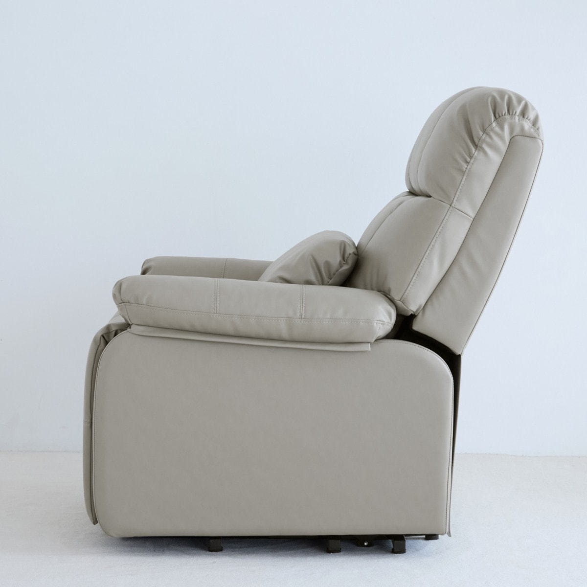 コンディション良好！シフォン 電動ラウンジチェア CHIFFON 電動ラウンジチェア SHIFFON（シフォン）ホワイトの通販・卸売り