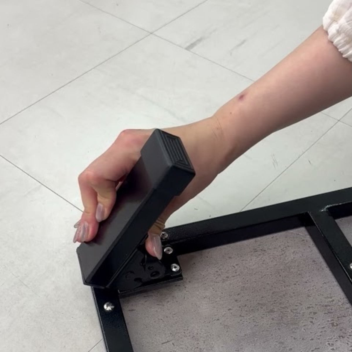 NATURAL Series】リクライニングチェアステージ(木製)モルタル風