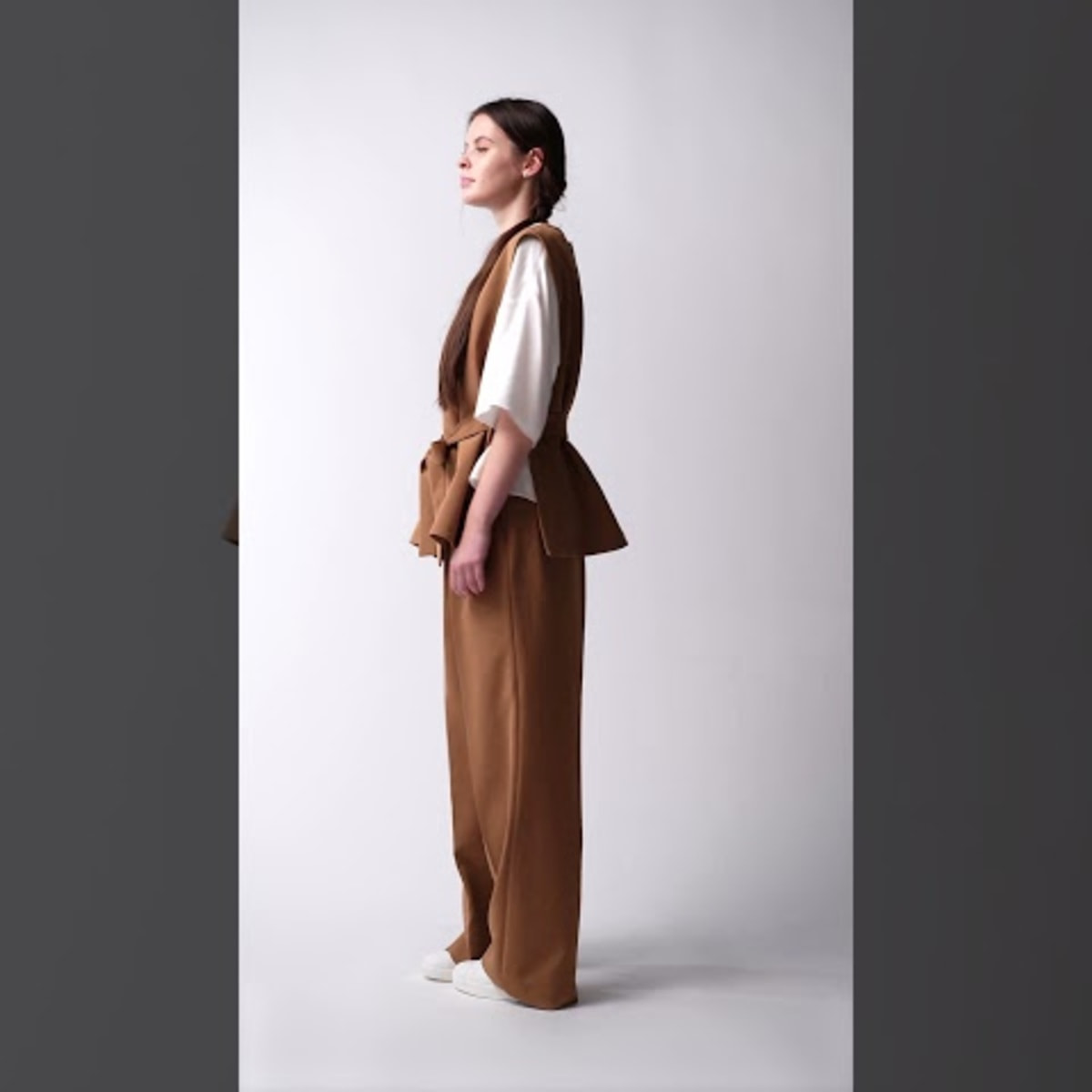 Miss eye d'or】MY FORMEオーバーエプロン キャメル<F> の通販・卸売り